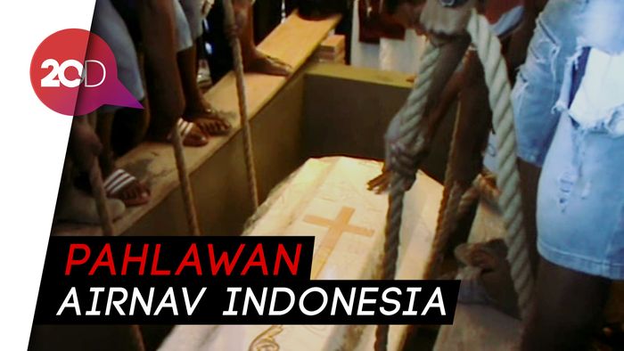 Isak Tangis Warnai Pemakaman Petugas ATC Palu Gunawan Agung 