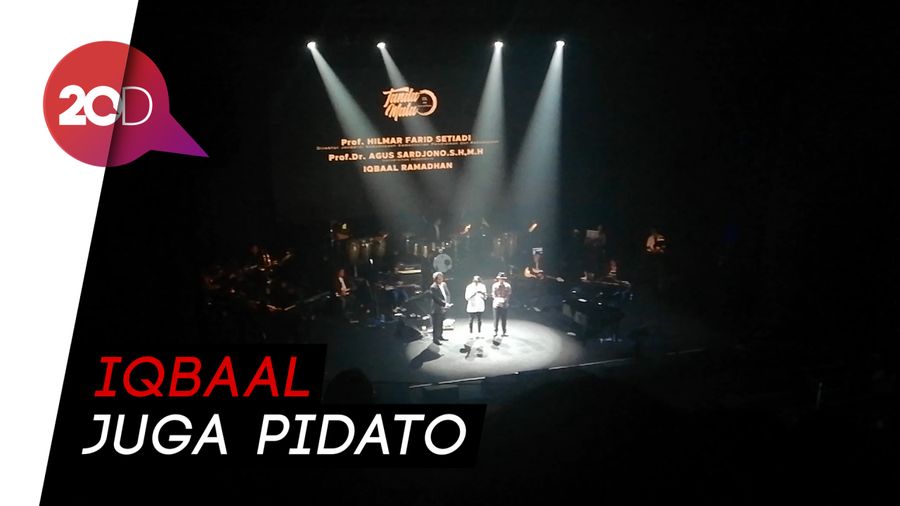 Lihat Aksi Iqbaal Ramadhan Nge-rap Bareng Iwa K dan Glenn Fredly 