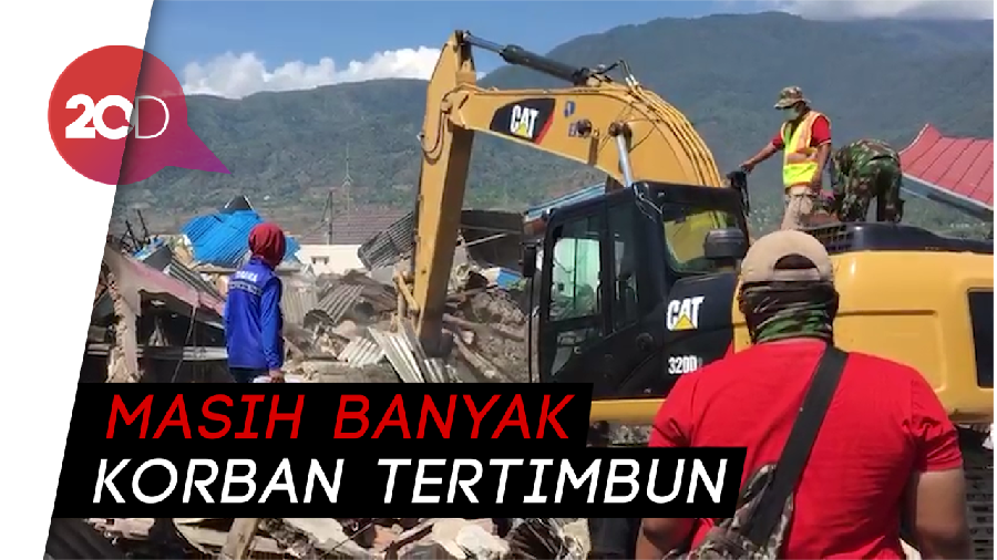 Tangis Pilu Keluarga Saat Saksikan Evakuasi Korban Gempa
