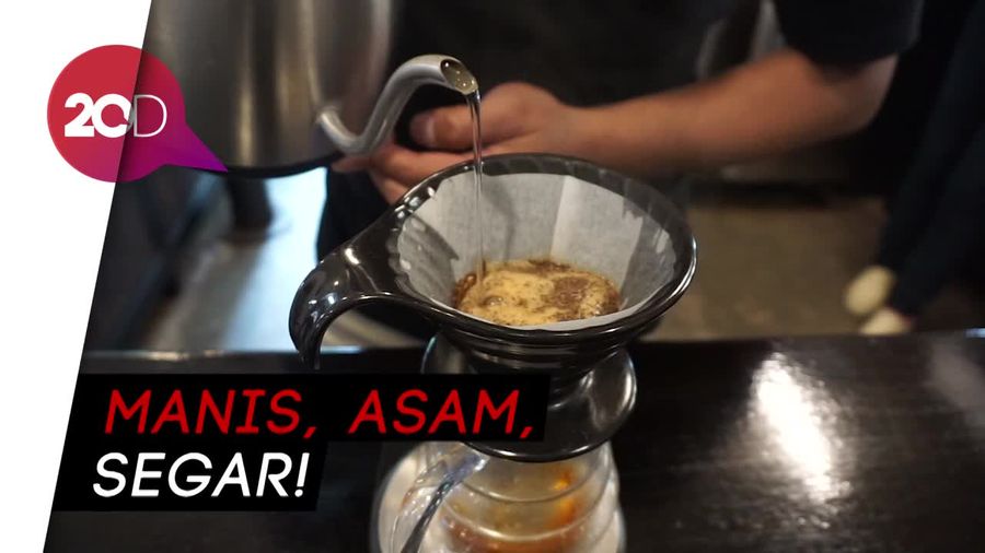 Mantul! Minum Arabika Kerinci Sambil Makan Lupis