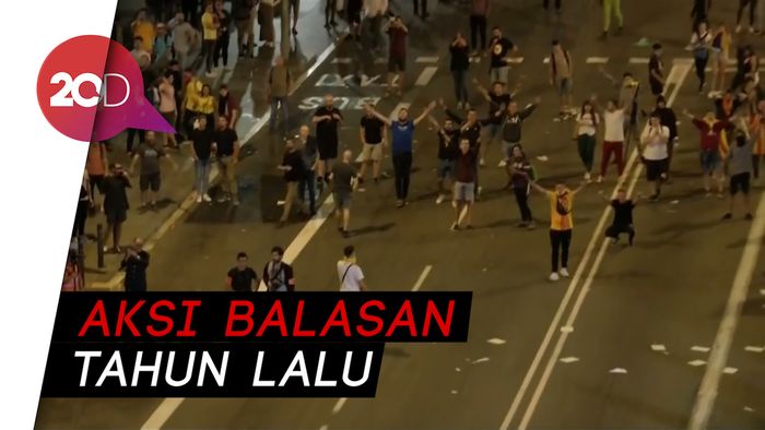 Mabes Polisi Spanyol Dikepung Pendemo