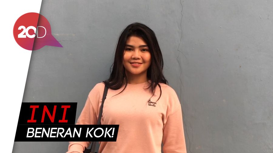 Meldi Bantah Perseteruannya dengan Dewi Persik Cuma Gimmick