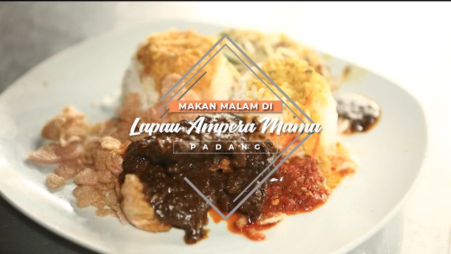 Makan Malam dengan Menu Rendang Ayam dan Dendeng Lambok Lado Ijo