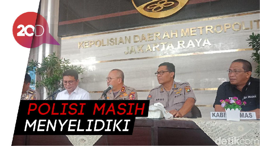 Berada di RS Bedah Bina Estetika, Ratna Sarumpaet Ngapain?
