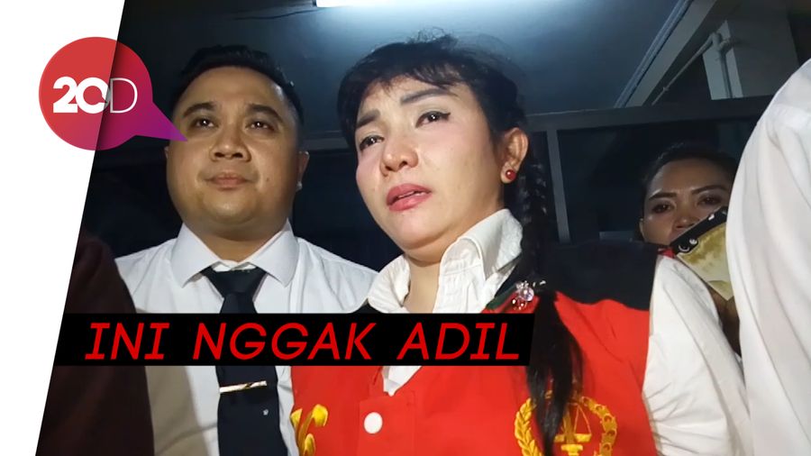 Dituntut 5 Tahun Penjara dan Denda Rp 1 M, Roro Fitria Pingsan