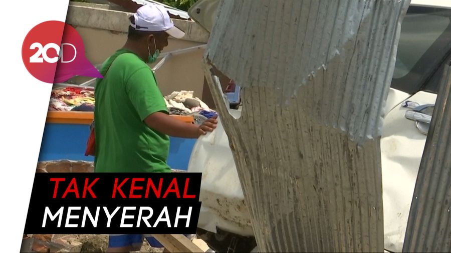 Mereka yang Gigih Mencari Buah Hatinya di Reruntuhan Gempa