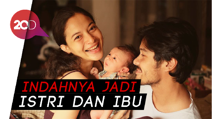 Potret Bahagia Keluarga Kecil Chicco Jerikho dan Putri Marino