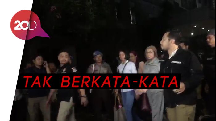 Begini Ekspresi Ratna Sarumpaet Saat Tiba di Polda Metro Jaya