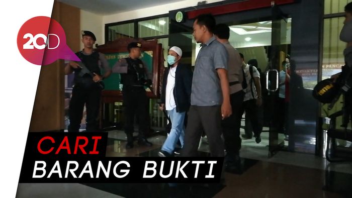 Geledah 6 Lokasi di Pasuruan, KPK Bawa Dus Barang Bukti