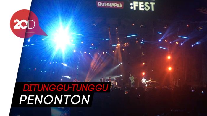 Malam Mingguan Bareng Sheila On 7 di Synchronize Fest 2018