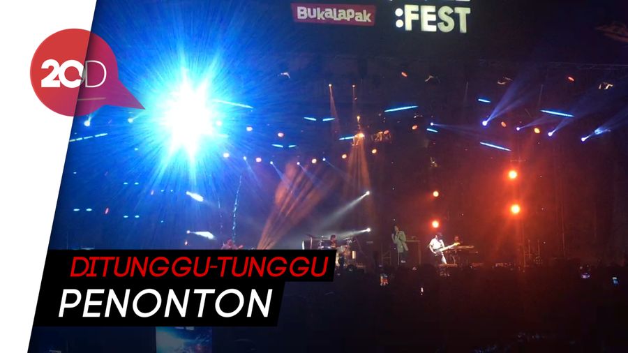 Malam Mingguan Bareng Sheila On 7 di Synchronize Fest 2018