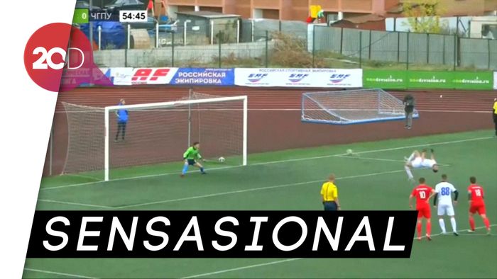 Gokil! Tendangan Penalti Akrobatik dari Pemain Muda Rusia