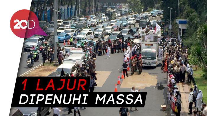 Ada Aksi PA 212, Lalin di Depan Polda Macet