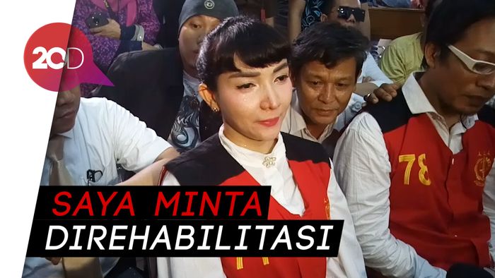 Tangis Roro Fitria Pecah saat Bacakan Pleidoi