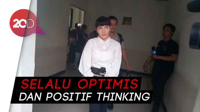 Roro Fitria Siap Hadapi Sidang Pleidoi Meski Kurang Sehat
