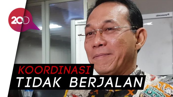 DPR Sebut Pemerintah Plinplan soal Naik-Tidaknya Harga Premium