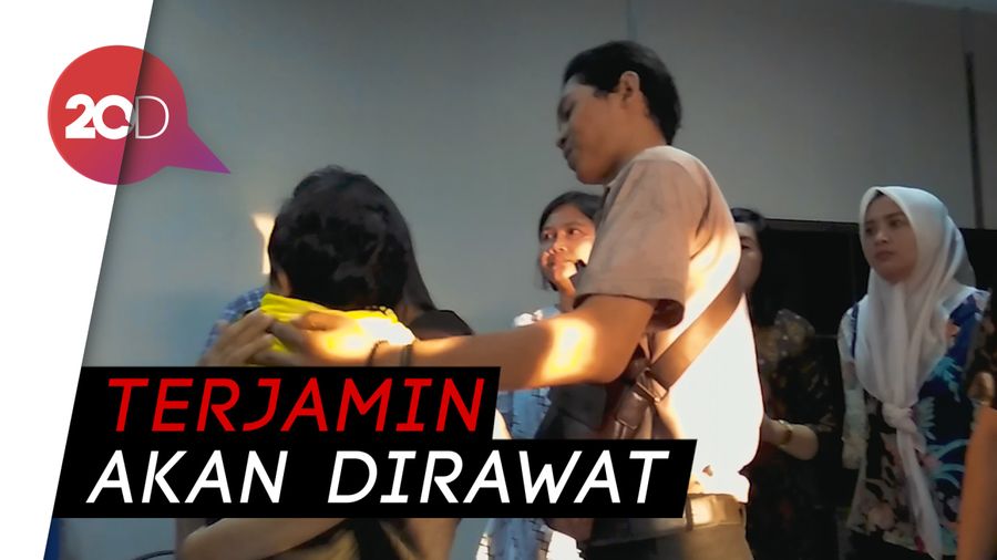Isak Tangis Warnai Penyerahan Bayi Korban Jual Beli ke Keluarga