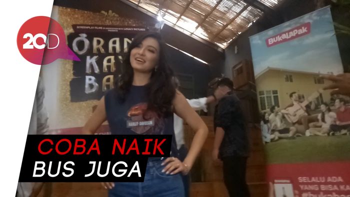 Dalami Peran Jadi Orang Miskin, Raline Shah Nongkrong di Warung