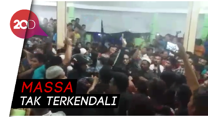 Dituduh Nyulik Anak, Tukang Kayu Diamuk Warga 
