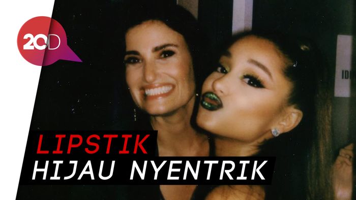 Penampilan Perdana Ariana Grande Pasca Batalkan Pertunangannya