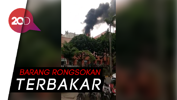 Balkon Mal CBD Ciledug Diamuk Api
