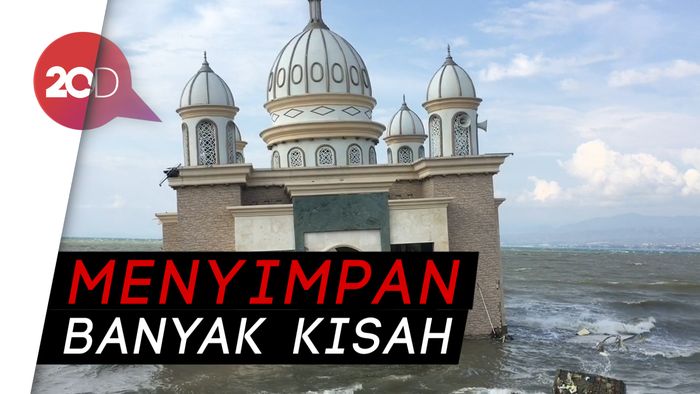Saksi Bisu Tsunami Palu, Masjid Terapung Ramai Didatangi Warga
