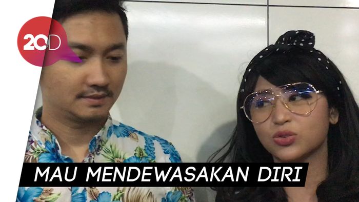 Setahun Menikah, Dewi Persik Masih Tunda Momongan