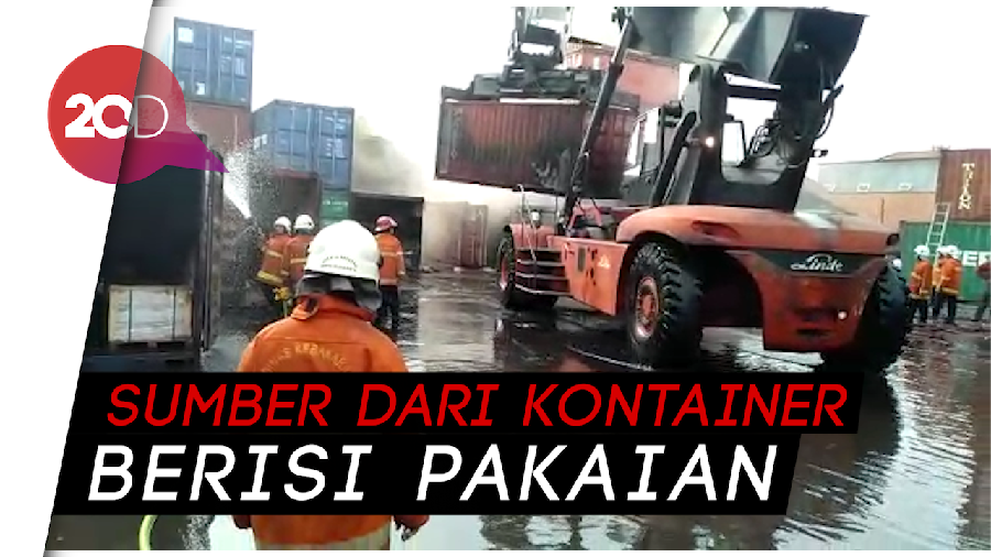 7 Kontainer Terbakar di Surabaya, Isinya Ludes Dilahap Api 