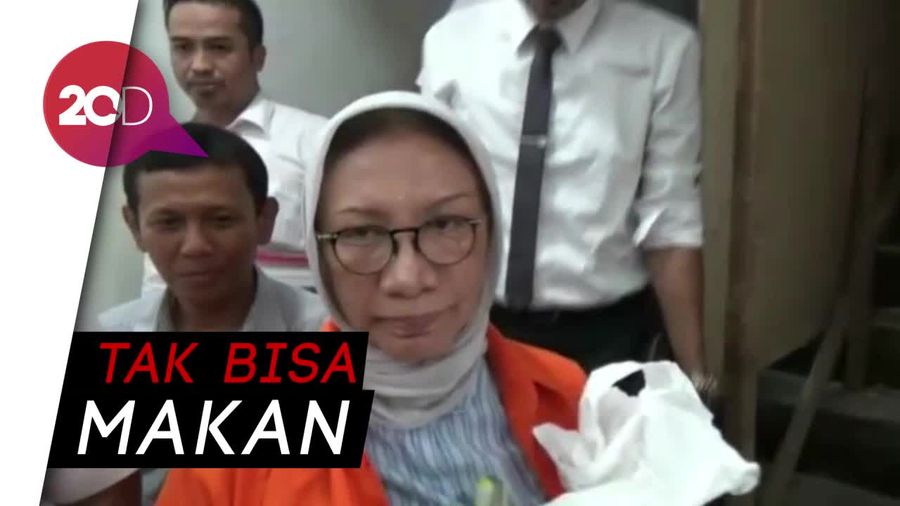 Batal Diperiksa, Ratna Mengeluh Sakit  