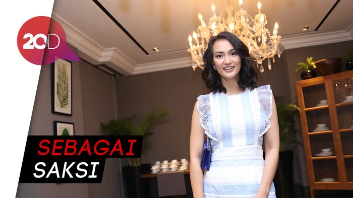 Atiqah Hasiholan Dipanggil Polisi Terkait Hoax Ratna Sarumpaet