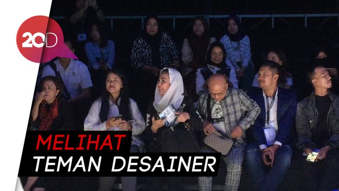 Kahiyang Ayu dan Nur Asia Hadiri JFW 2019