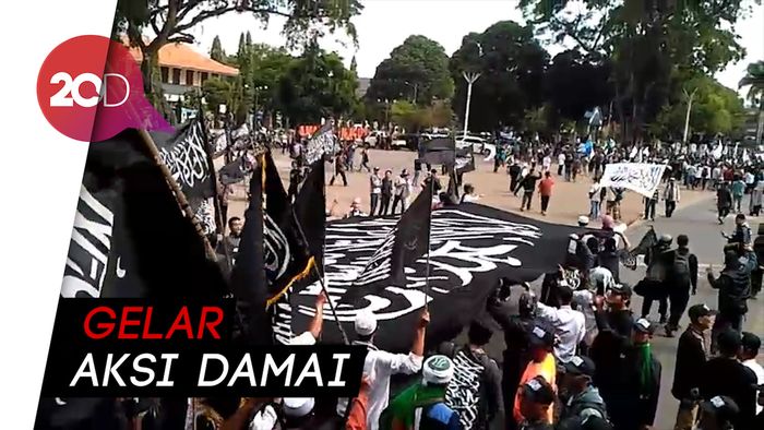 Long March, Ribuan Umat Islam di Garut Kibarkan Bendera Tauhid