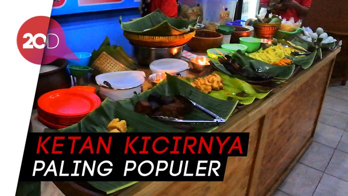 Makan Murah Mangut Iwak Pe dan Aneka Ketan