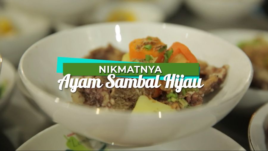 Menyantap Ayam Sambal Hijau yang Khas, Semarang