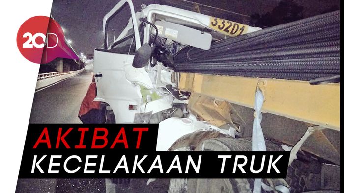 Dua Orang Tewas Tertimpa Gulungan Baja 25 Ton di Tol Pluit