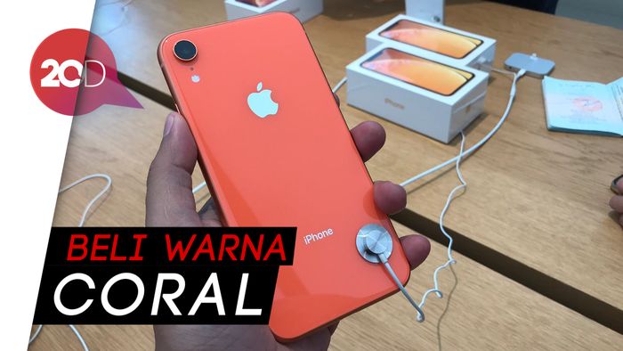 Ini Dia Pembeli Pertama iPhone XR di Apple Orchard!