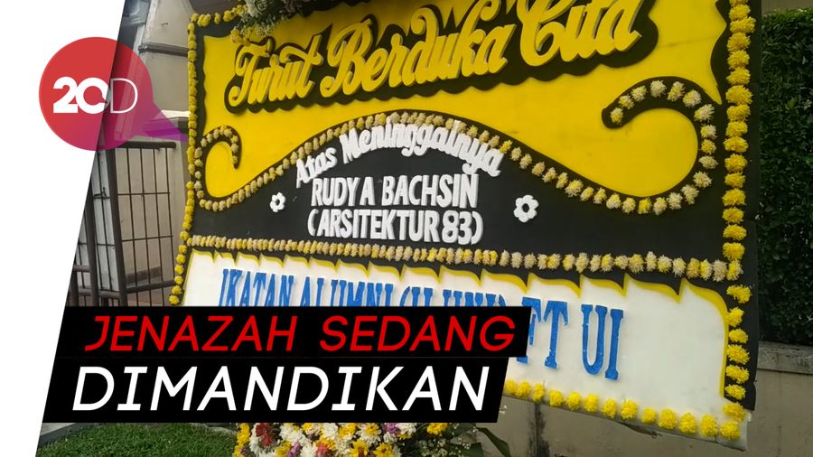 Suasana Rumah Duka Rudi Bachsin