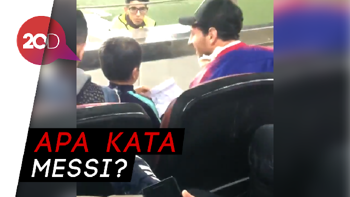 Saat Anak Messi Gambar Logo Juve di Camp Nou