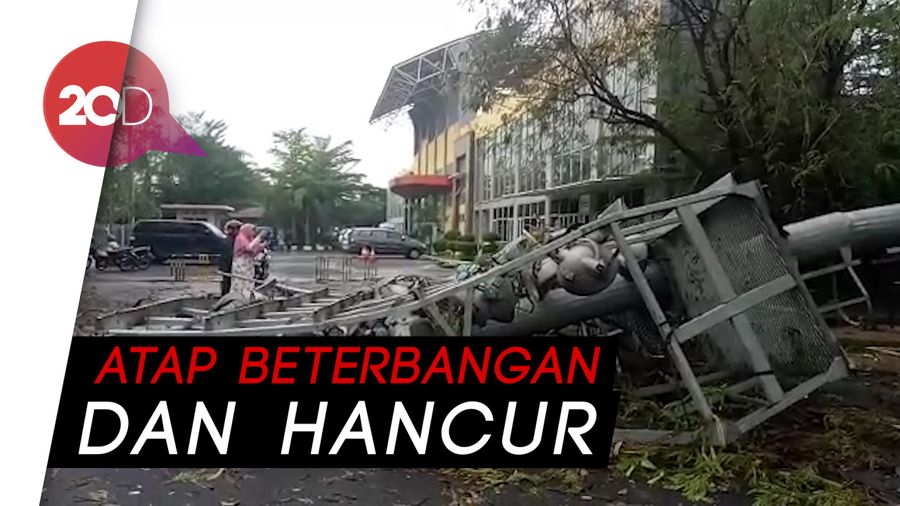 Venue Jakabaring Rusak Diamuk Angin Kencang