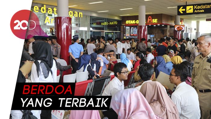 Harap-harap Cemas Keluarga Penumpang Lion Air Tunggu Kabar