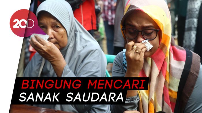 Sore Sendu di Pantai Utara Karawang