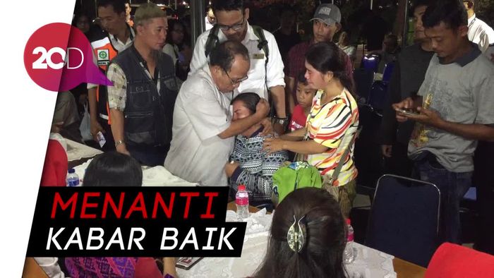 Tangis Keluarga Korban Lion Air JT 610 saat Menanti Kabar di Halim