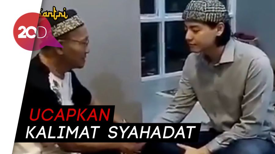 Roger Danuarta Jadi Mualaf