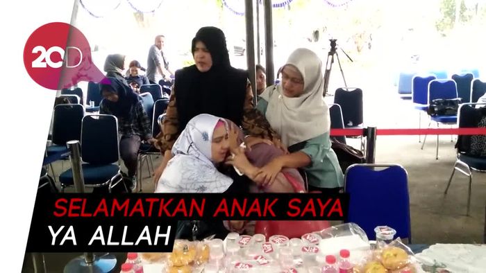 Tangis Ibu di Tengah Ketidakpastian Nasib Anak Semata Wayangnya