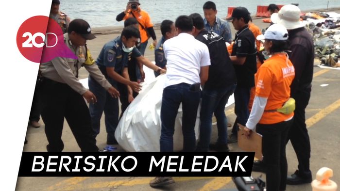 5 Tabung Lion Air JT 610 Ditemukan di Perairan Karawang