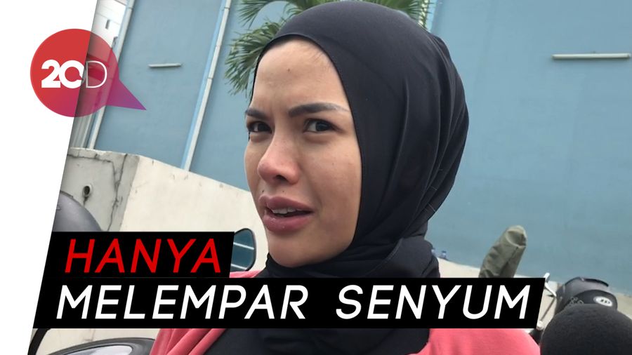 Absen Hadiri Pemakaman Mertua, Nikita Mirzani Bungkam
