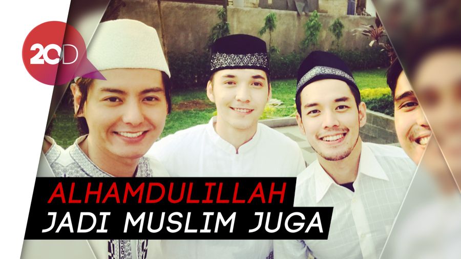 Begini Proses Roger Danuarta Mantap Jadi Mualaf
