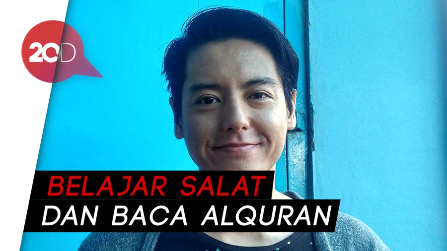 Jadi Mualaf, Roger Danuarta Perdalam Ilmu Agama