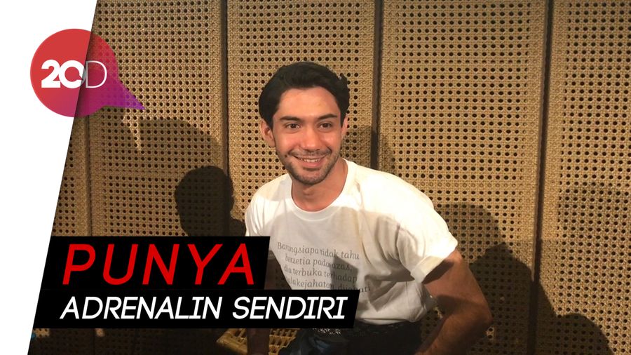 Bagi Reza Rahardian, Panggung Teater Lebih Seksi Daripada Film