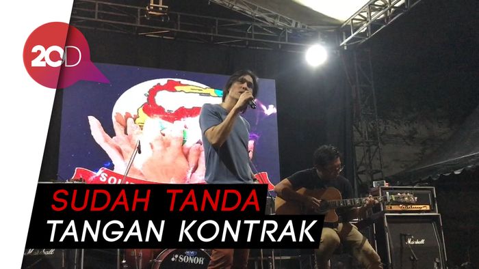 Cerita Once Mekel Gantikan Ari Lasso Manggung Saat Sakit